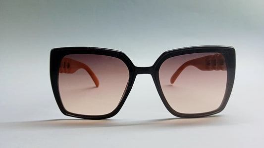 Gucci Trendy Ladies Sunglasses – Elegant Design with Comfortable Fit